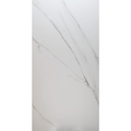 Piso porcelanato blanco con vetas grises, ideal para baños y recubrimientos modernos